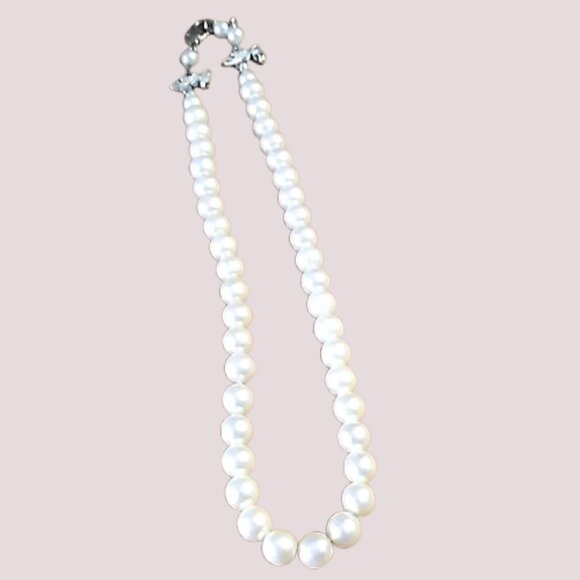 Faux Pearl Single Strand Necklace - Picture 9 of 14